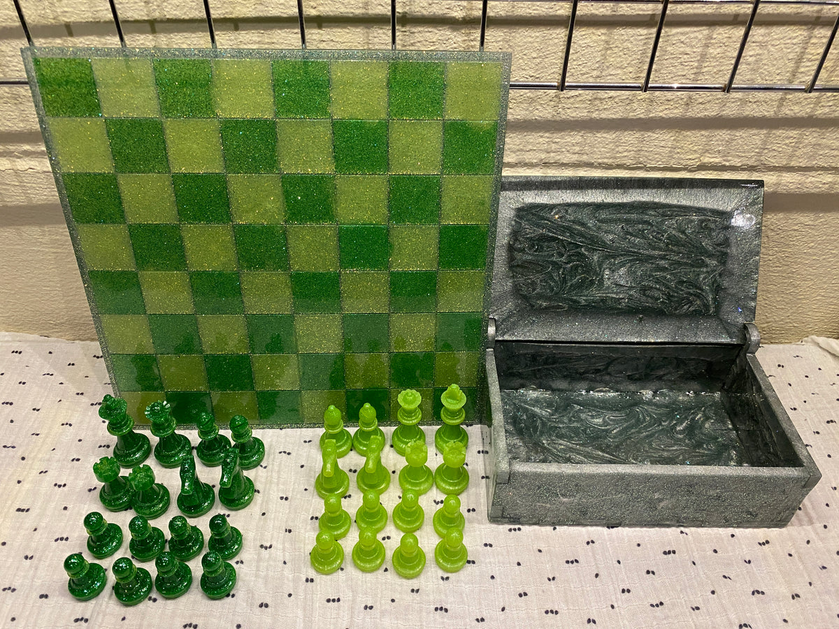 Custom Resin Game Sets — Handcrafted Chess, Checkers & Tic-Tac-Toe
