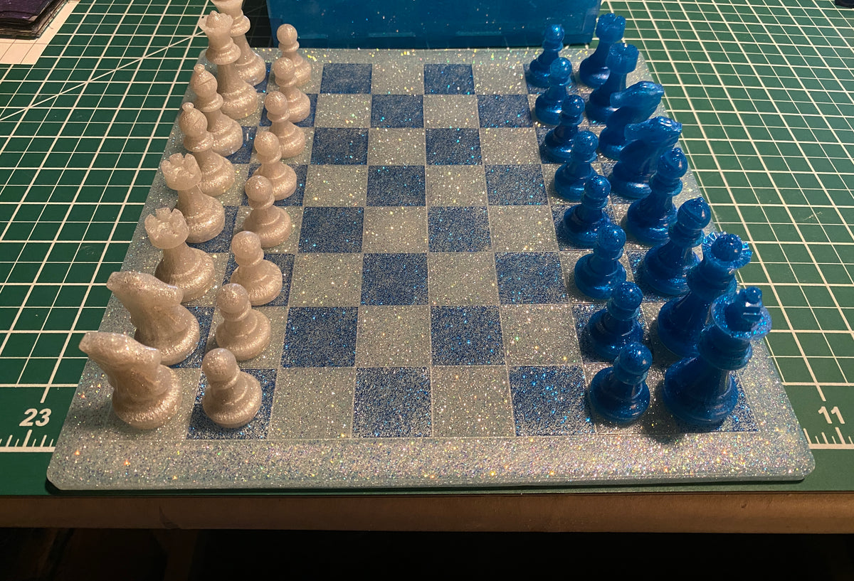 Custom Resin Game Sets — Handcrafted Chess, Checkers & Tic-Tac-Toe