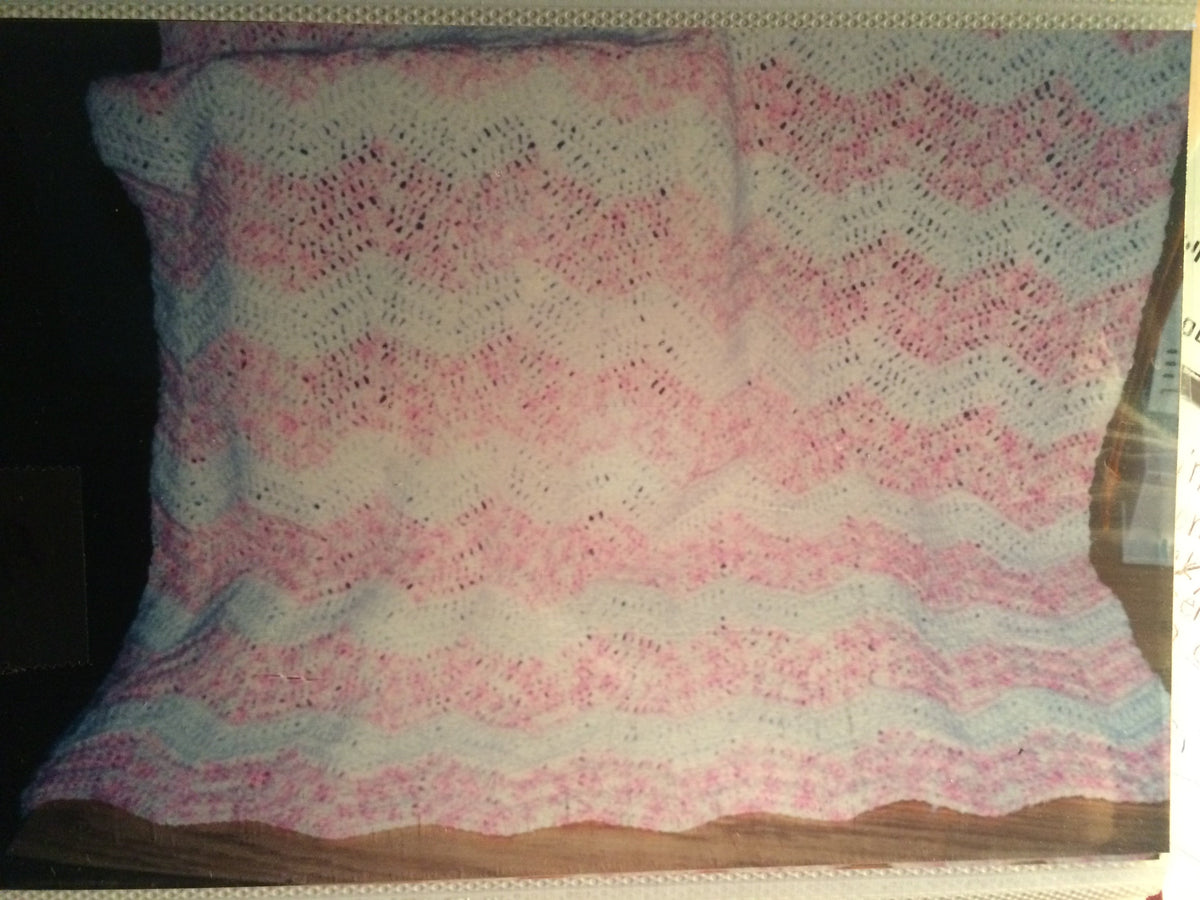 Crocheted baby afghan detail shot 4