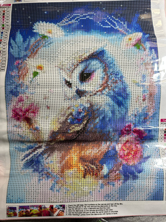 Snowy Owl & Roses Round Diamond Art Kit – 30 × 40 cm