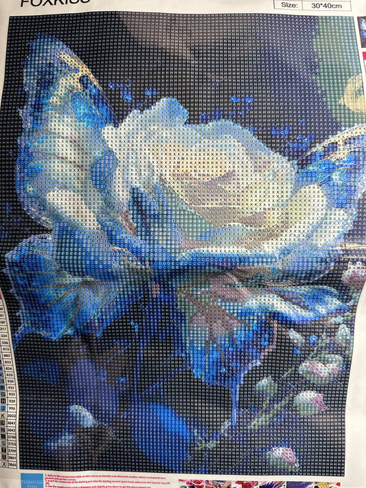 White Rose & Blue Butterfly Round Diamond Art Kit – 30 × 40 cm