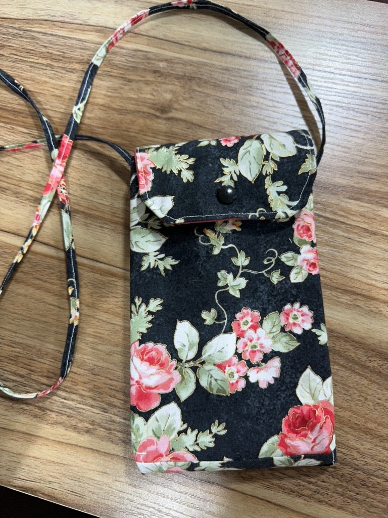 Handmade 3-Pocket Crossbody Cell Phone Purse – Black & Pink Roses